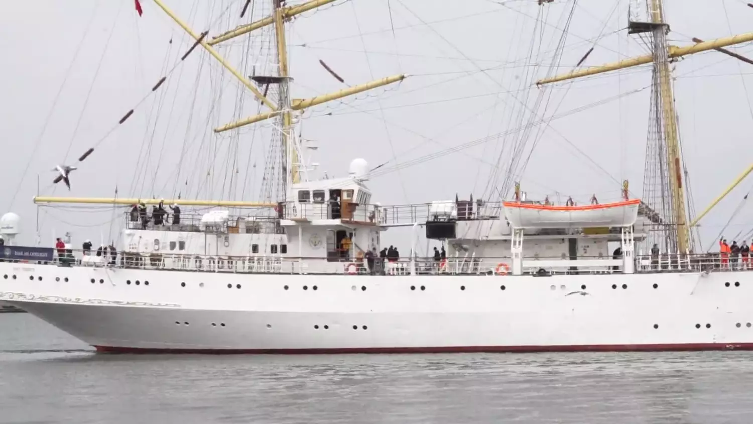 Dar Młodzieży ruszył w rejs szkoleniowy po europejskich wodach