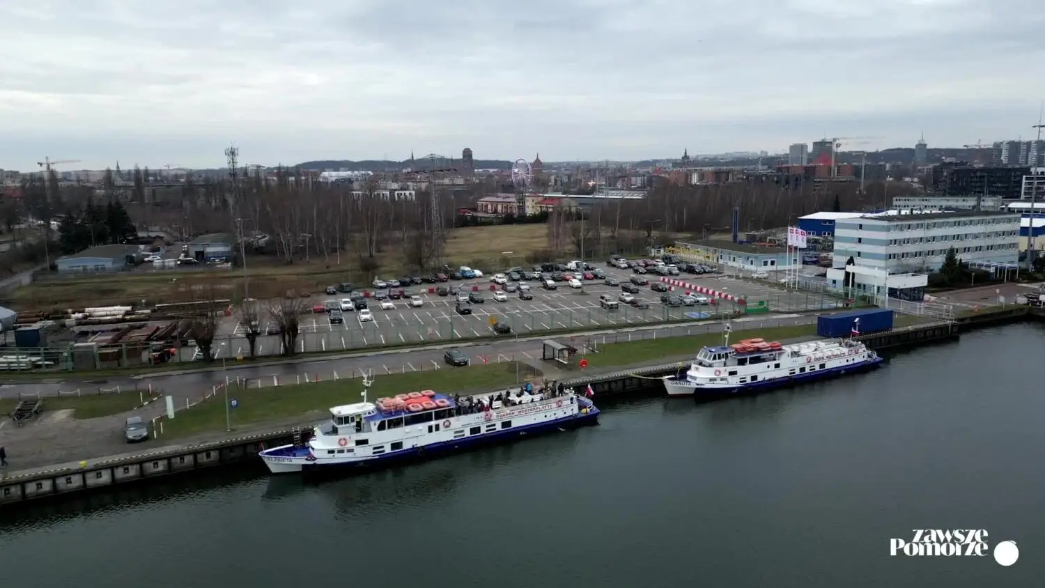 Prom przy Moście Siennickim już kursuje. Pomieści 150 pasażerów