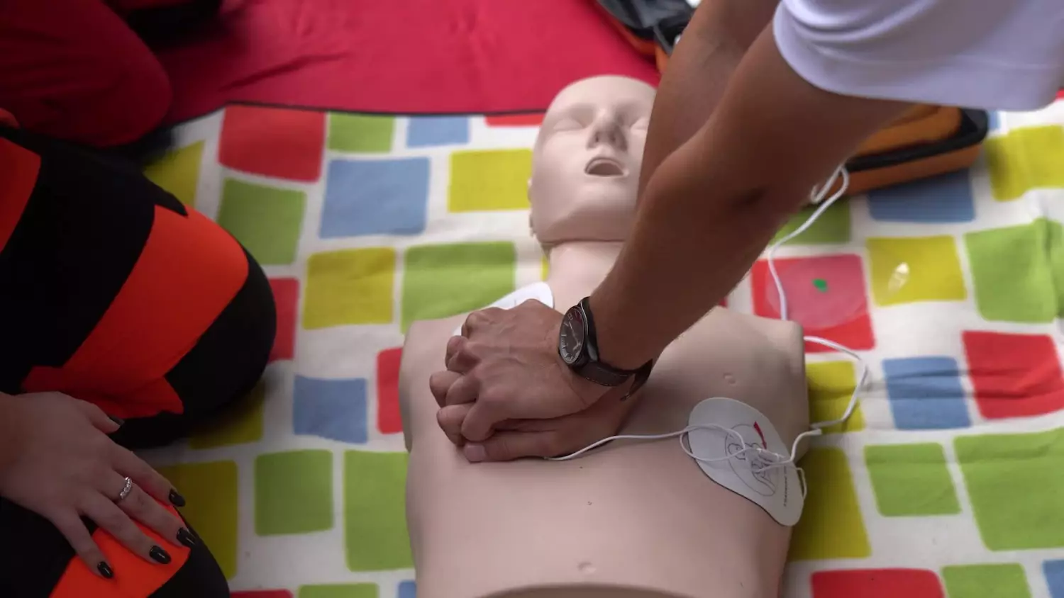 Nie bój się pomagać! Szkolenie z AED w Gdańskich Autobusach i Tramwajach