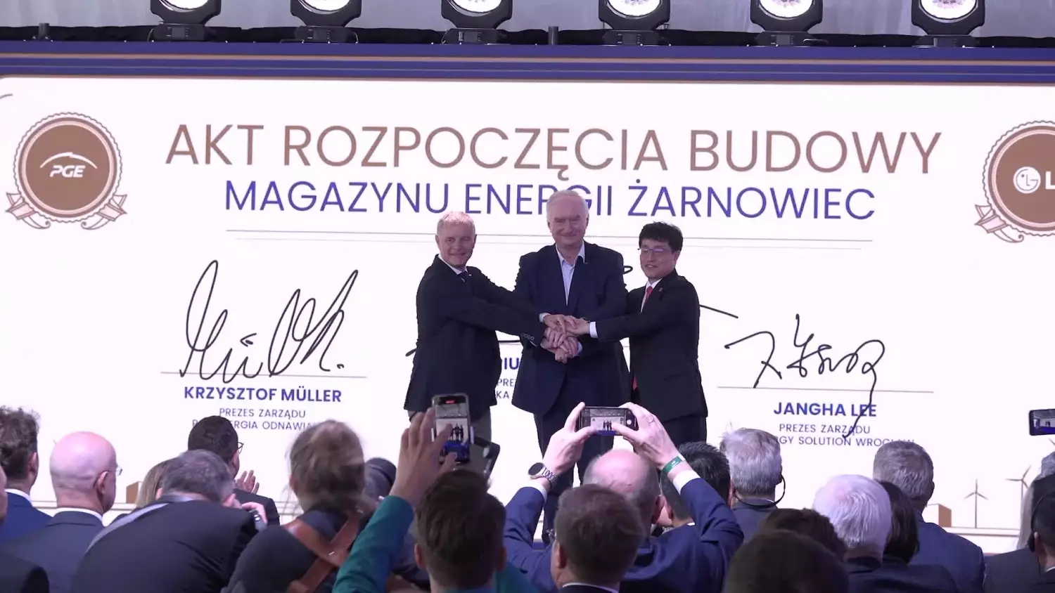 Największy magazyn energii w Polsce powstaje w Żarnowcu. PGE inwestuje 1,5 mld zł