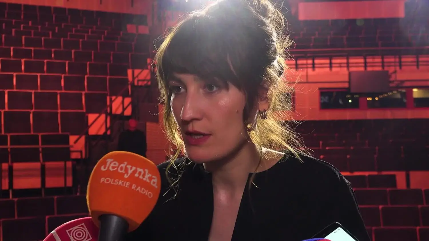 „Nie ma duchów w mieszkaniu na Dobrej”. Emi Buchwald: To film szczery i robiony od serca