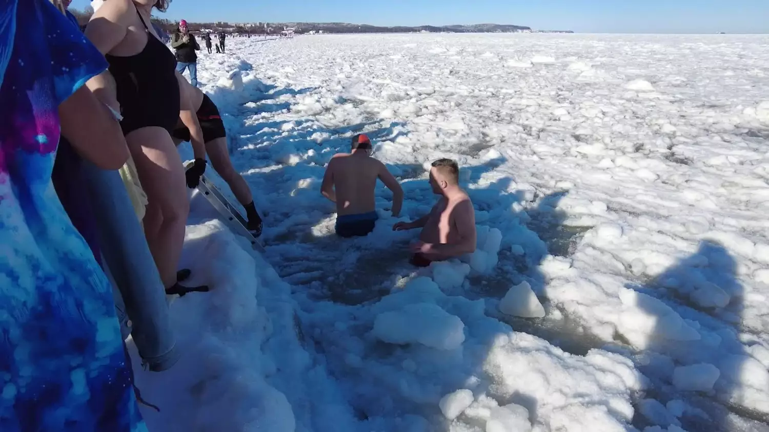 I mors you, czyli miłość w zimnej wodzie! Walentykowa kąpiel sopockich morsów