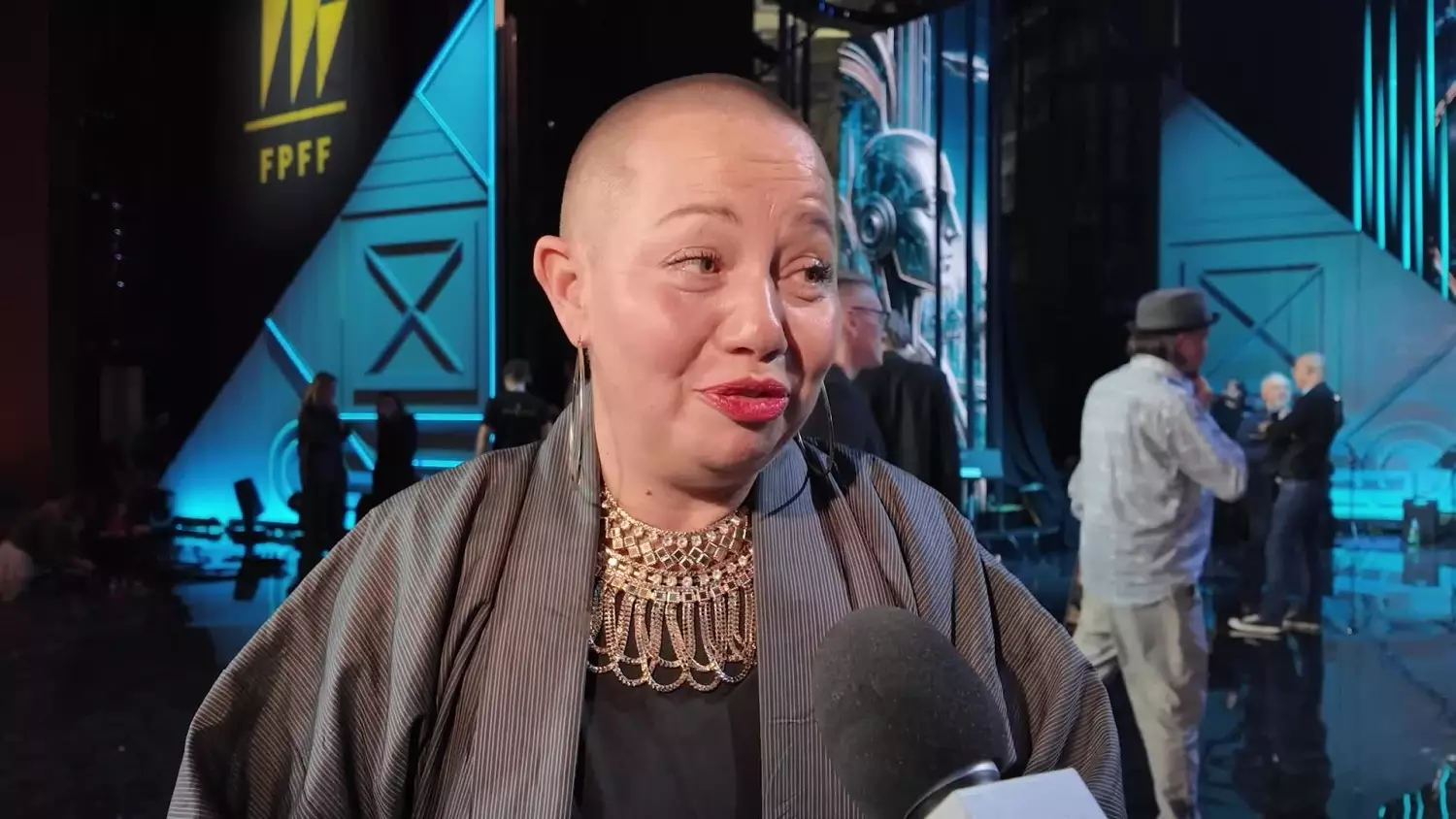 Gala rozdania nagród 51. FPFF w Gdyni. Nagrodę ZA WYJĄTKOWY WKŁAD ARTYSTYCZNY otrzymała Julia Totoszko za występ w filmie "Miłe Kobiety". Mówi jej mama