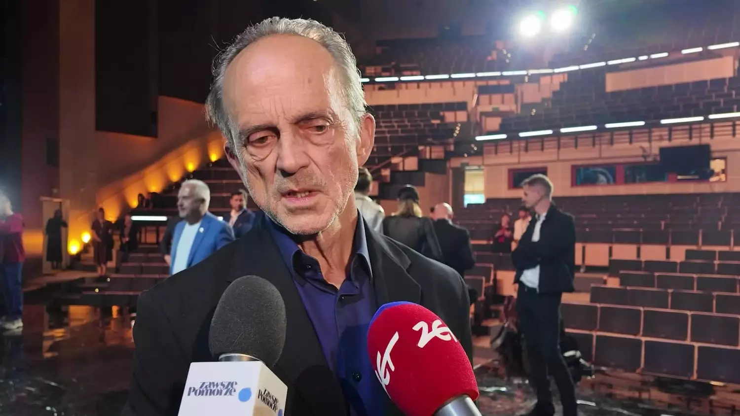 Gala rozdania nagród 51. FPFF w Gdyni. Jacek Koman otrzymał nagrodę za drugoplanową rolę męską w filmie „Nasza Rewolucja”