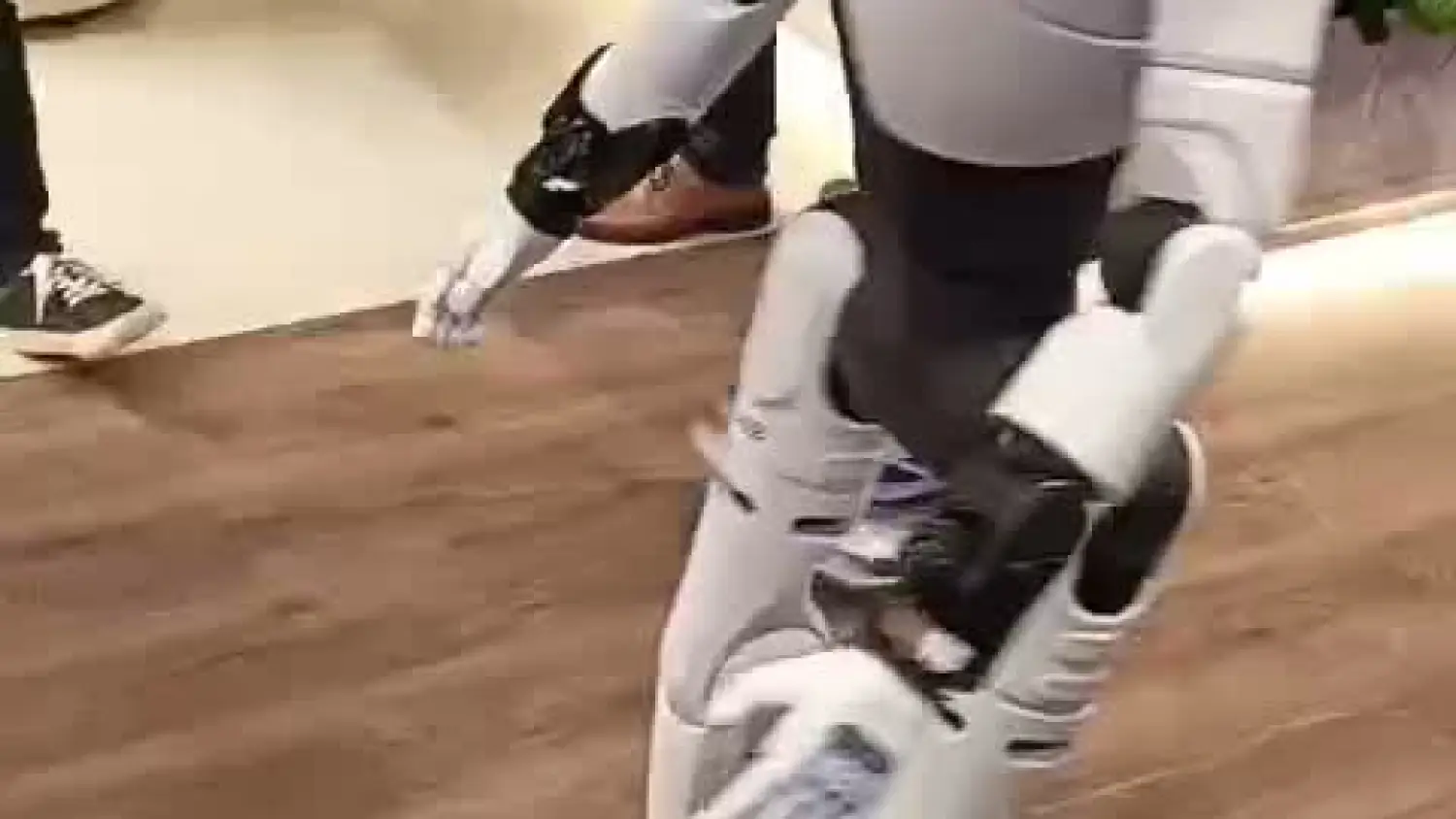 Humanoidalny robot X2 na EFNI 2026 w Sopocie